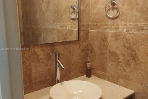 Купить таунхаус в Майами, Флорида 2 спальни, 166.48м2, № 2079598 - фото 15