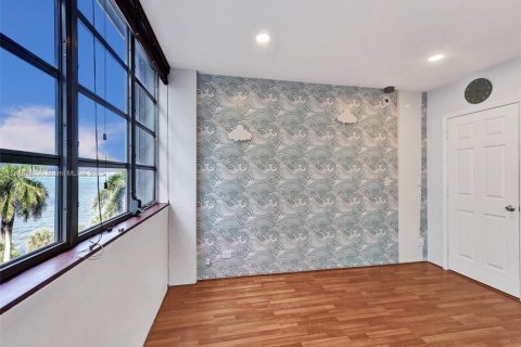 Condo in Miami, Florida, 2 bedrooms  № 1775952 - photo 18