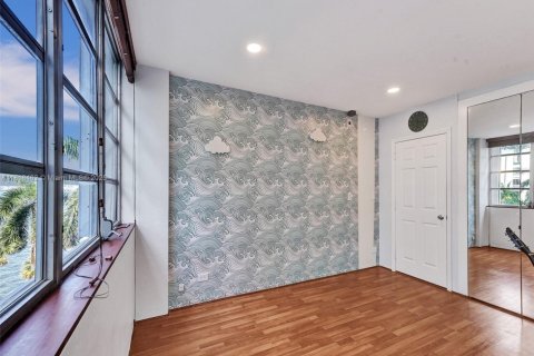 Condo in Miami, Florida, 2 bedrooms  № 1775952 - photo 20