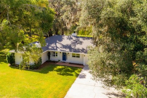 House in Brooksville, Florida 2 bedrooms, 176.7 sq.m. № 1217893 - photo 2