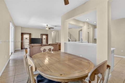 Casa en venta en Weston, Florida, 5 dormitorios, 392.51 m2 № 2052676 - foto 21