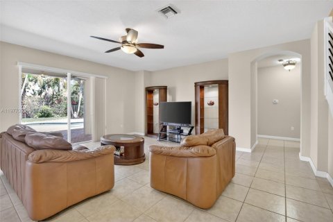 Casa en venta en Weston, Florida, 5 dormitorios, 392.51 m2 № 2052676 - foto 23