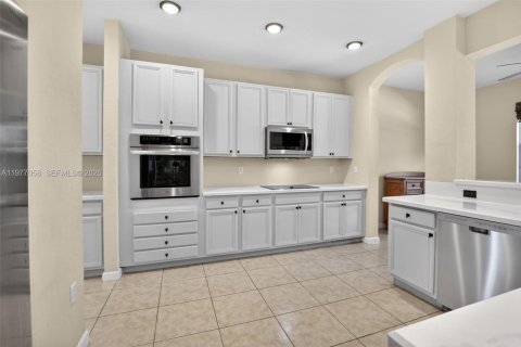 Casa en venta en Weston, Florida, 5 dormitorios, 392.51 m2 № 2052676 - foto 3