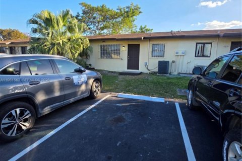 Купить таунхаус в Хомстед, Флорида 2 спальни, 85.47м2, № 2024297 - фото 27