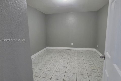 Купить таунхаус в Хомстед, Флорида 2 спальни, 85.47м2, № 2024297 - фото 9