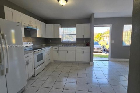 Купить таунхаус в Хомстед, Флорида 2 спальни, 85.47м2, № 2024297 - фото 14