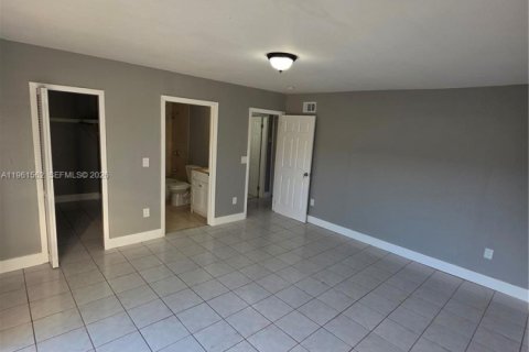 Купить таунхаус в Хомстед, Флорида 2 спальни, 85.47м2, № 2024297 - фото 2