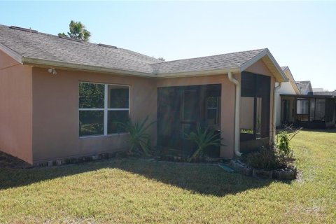 House in Poinciana, Florida 2 bedrooms, 115.2 sq.m. № 1855637 - photo 3