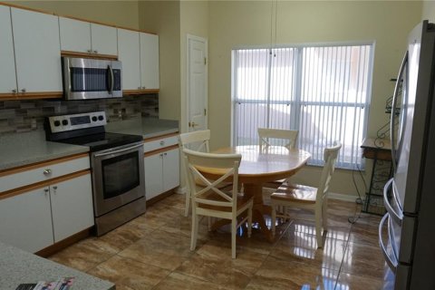 House in Poinciana, Florida 2 bedrooms, 115.2 sq.m. № 1855637 - photo 15