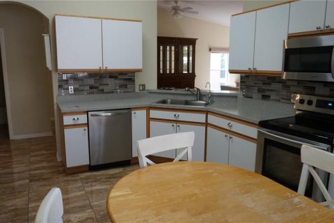 House in Poinciana, Florida 2 bedrooms, 115.2 sq.m. № 1855637 - photo 16