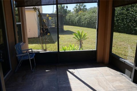 House in Poinciana, Florida 2 bedrooms, 115.2 sq.m. № 1855637 - photo 10