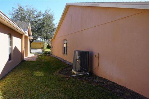 House in Poinciana, Florida 2 bedrooms, 115.2 sq.m. № 1855637 - photo 6
