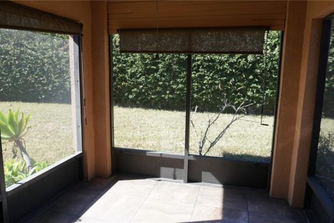 House in Poinciana, Florida 2 bedrooms, 115.2 sq.m. № 1855637 - photo 8