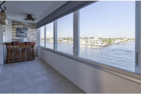 Condo in Pompano Beach, Florida, 1 bedroom  № 1868723 - photo 10