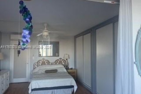 Condo in Pompano Beach, Florida, 1 bedroom  № 1868723 - photo 6