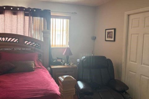 Villa ou maison à vendre à Hialeah, Floride: 5 chambres, 152.17 m2 № 2064513 - photo 15