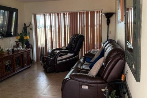 Villa ou maison à vendre à Hialeah, Floride: 5 chambres, 152.17 m2 № 2064513 - photo 20