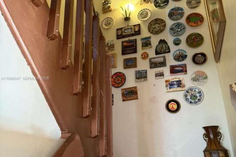 Villa ou maison à vendre à Hialeah, Floride: 5 chambres, 152.17 m2 № 2064513 - photo 13