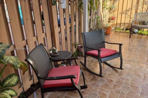 Villa ou maison à vendre à Hialeah, Floride: 5 chambres, 152.17 m2 № 2064513 - photo 22