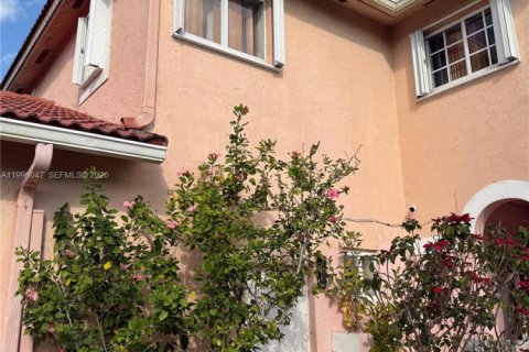 Villa ou maison à vendre à Hialeah, Floride: 5 chambres, 152.17 m2 № 2064513 - photo 3