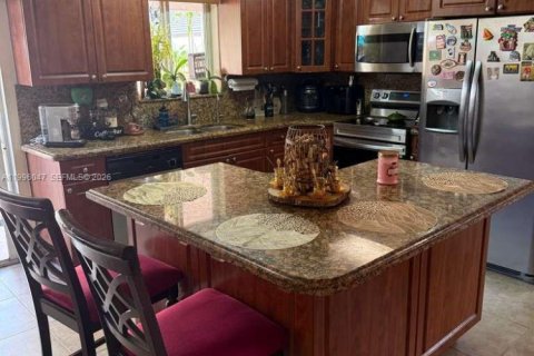 Villa ou maison à vendre à Hialeah, Floride: 5 chambres, 152.17 m2 № 2064513 - photo 8