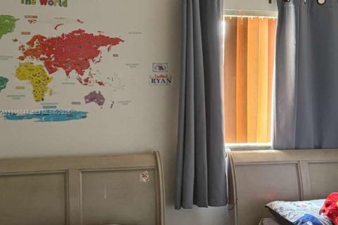 Villa ou maison à vendre à Hialeah, Floride: 5 chambres, 152.17 m2 № 2064513 - photo 18