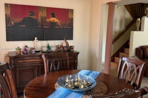 Villa ou maison à vendre à Hialeah, Floride: 5 chambres, 152.17 m2 № 2064513 - photo 11
