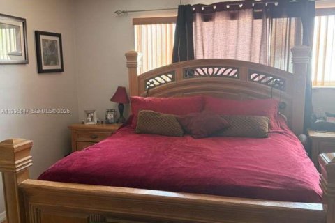 Villa ou maison à vendre à Hialeah, Floride: 5 chambres, 152.17 m2 № 2064513 - photo 14