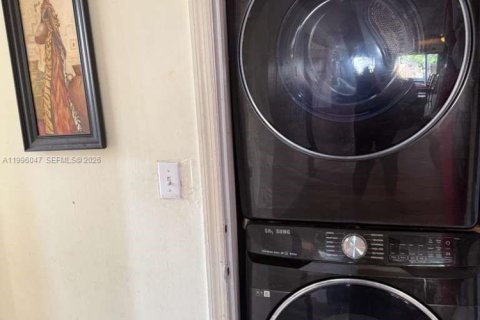 Villa ou maison à vendre à Hialeah, Floride: 5 chambres, 152.17 m2 № 2064513 - photo 24