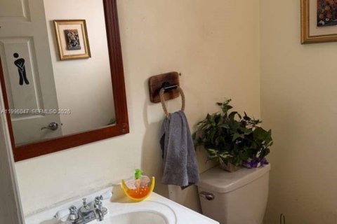 Villa ou maison à vendre à Hialeah, Floride: 5 chambres, 152.17 m2 № 2064513 - photo 17