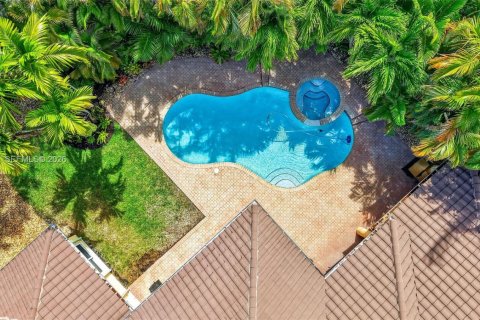 Villa ou maison à vendre à Pembroke Pines, Floride: 5 chambres, 327.57 m2 № 2060752 - photo 4