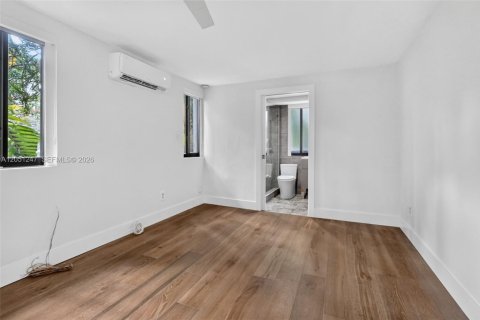 Villa ou maison à vendre à Miami Shores, Floride: 4 chambres, 155.43 m2 № 2250964 - photo 23