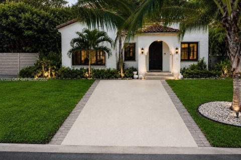 Villa ou maison à vendre à Miami Shores, Floride: 4 chambres, 155.43 m2 № 2250964 - photo 2