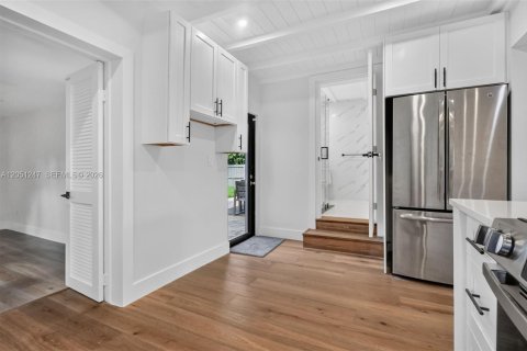 Villa ou maison à vendre à Miami Shores, Floride: 4 chambres, 155.43 m2 № 2250964 - photo 15