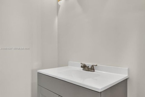 Villa ou maison à vendre à Miami Shores, Floride: 4 chambres, 155.43 m2 № 2250964 - photo 22