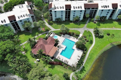 Condo in Delray Beach, Florida, 1 bedroom  № 1992767 - photo 17
