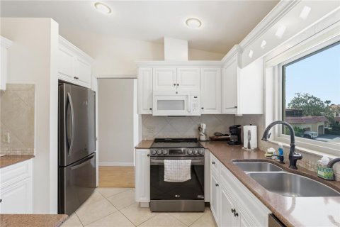 Condo in Crystal River, Florida, 2 bedrooms  № 2321304 - photo 13