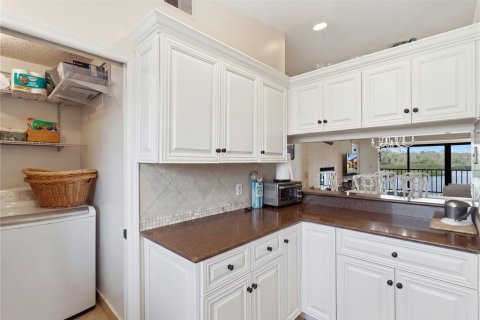 Condo in Crystal River, Florida, 2 bedrooms  № 2321304 - photo 15