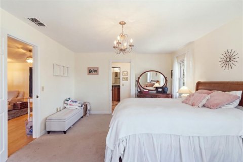 Condo in Crystal River, Florida, 2 bedrooms  № 2321304 - photo 22