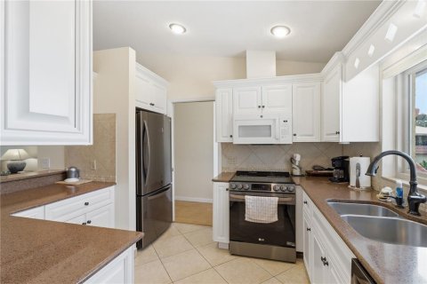 Condo in Crystal River, Florida, 2 bedrooms  № 2321304 - photo 14