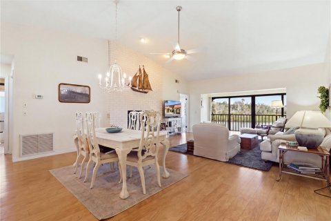 Condo in Crystal River, Florida, 2 bedrooms  № 2321304 - photo 8