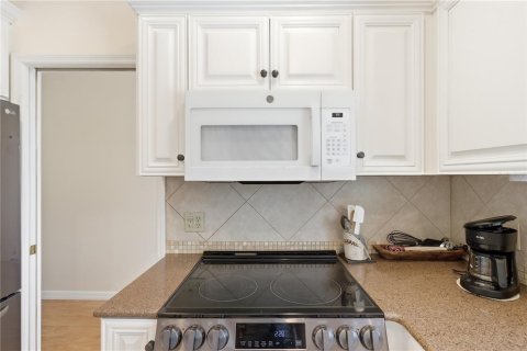 Condo in Crystal River, Florida, 2 bedrooms  № 2321304 - photo 17