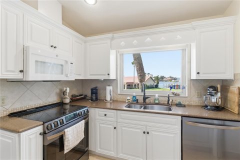 Condo in Crystal River, Florida, 2 bedrooms  № 2321304 - photo 19
