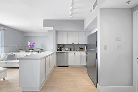 Condo in Miami Beach, Florida, 1 bedroom  № 1794539 - photo 9