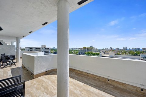Condo in Miami Beach, Florida, 1 bedroom  № 1794539 - photo 21