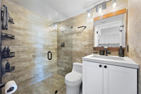 Condo in Miami Beach, Florida, 1 bedroom  № 1794539 - photo 16