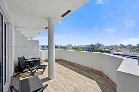 Condo in Miami Beach, Florida, 1 bedroom  № 1794539 - photo 23