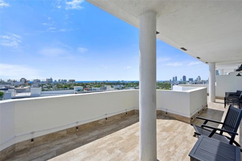 Condo in Miami Beach, Florida, 1 bedroom  № 1794539 - photo 2