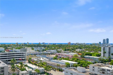 Condo in Miami Beach, Florida, 1 bedroom  № 1794539 - photo 3