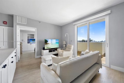 Condo in Miami Beach, Florida, 1 bedroom  № 1794539 - photo 6
